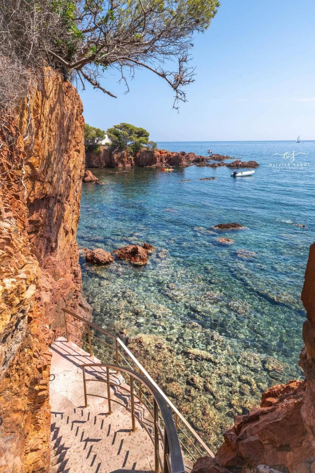 Petit Paradis Vue Mer- Plage Et Calanques A 3 Mn Saint-Raphaël Zewnętrze zdjęcie